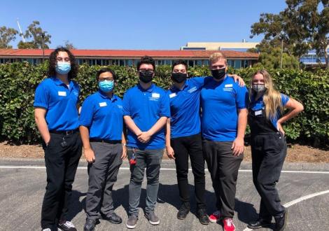 Resident Assistants at UCSB Move In 2021